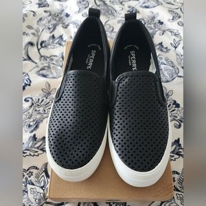 SPERRY Crest S/O Scallop Leather